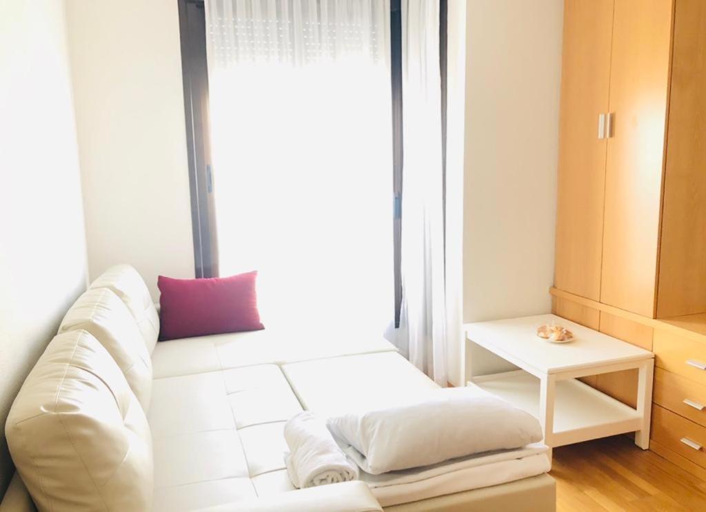 Suites Madrid Belfast 13 Ifema Airport Esterno foto